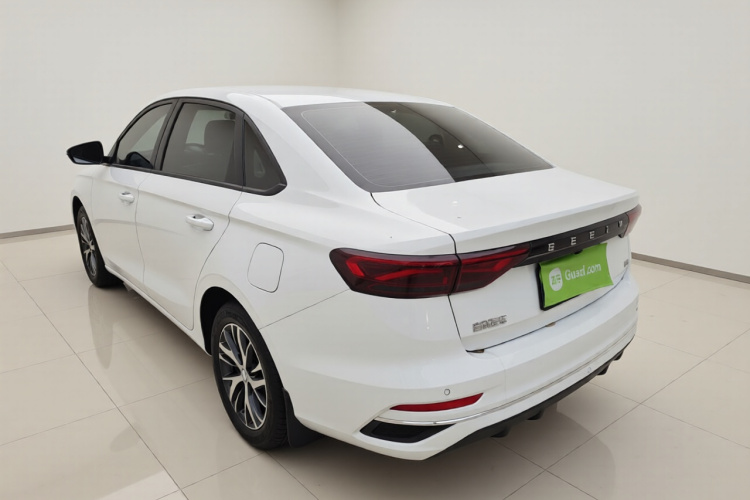 吉利汽车 帝豪 2026款 第4代 400万纪念款 1.5L 手动超越型车身外观5