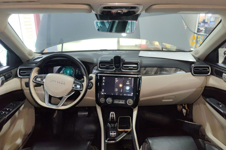 领克02 2018款 1.5T DCT两驱耀Pro版 国V中控内饰12