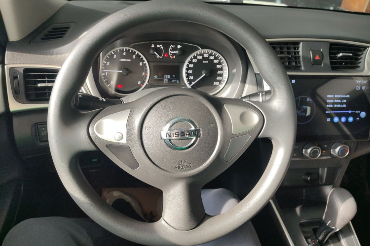 日产 轩逸 2024款 改款二 经典 1.6XE CVT舒适版中控内饰13