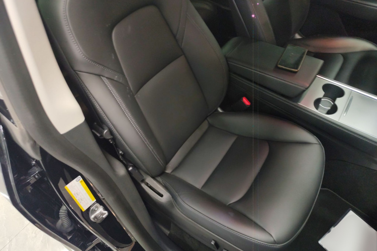 特斯拉 Model Y 2021款 Performance高性能全轮驱动版局部细节41