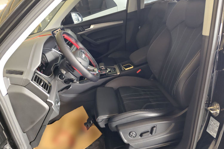 奥迪Q5L 2022款 40T 时尚动感型中控内饰19