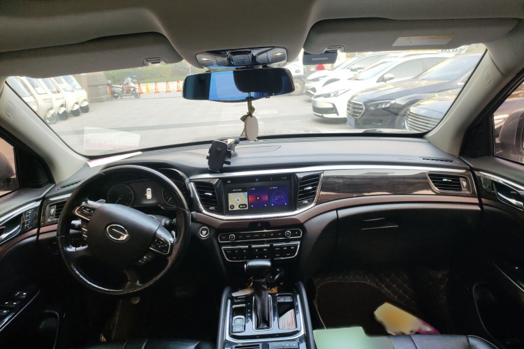 广汽传祺 传祺GS8 2017款 320T 两驱豪华智联版（七座）中控内饰7002