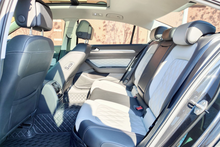 大众 迈腾 2023款 200万辆纪念版 330TSI DSG领先型中控内饰7004