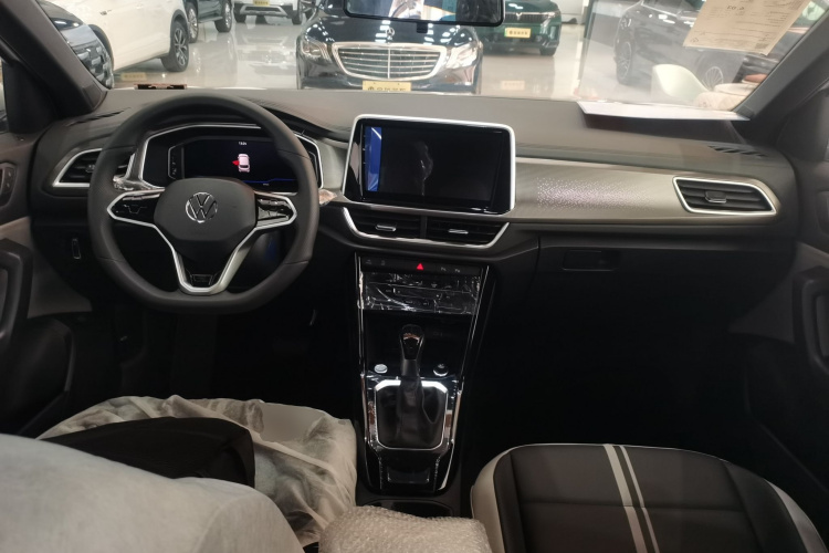 大众 T-ROC探歌 2025款 改款二 300TSI DSG两驱星光版中控内饰12