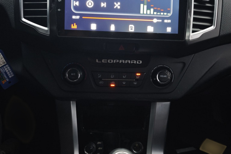 猎豹汽车 猎豹Q6 2015款 2.4L 手动四驱卓越型中控内饰7004