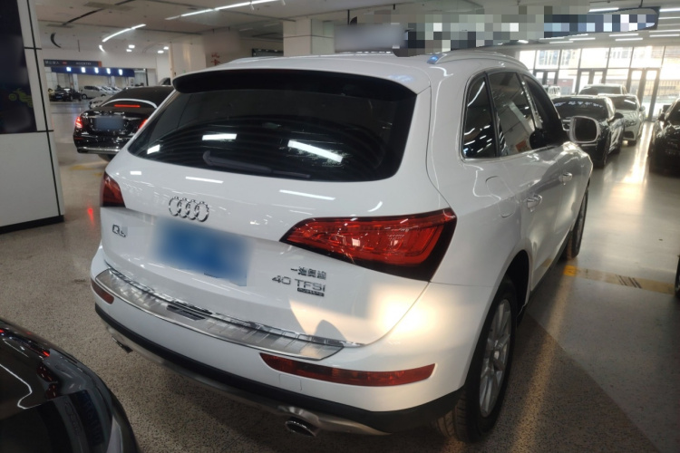 奥迪Q5 2016款 40 TFSI 进取型车身外观7