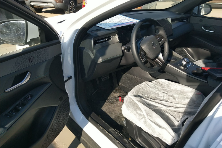 比亚迪 秦PLUS 2025款 DM-i 智驾版 55KM领先型中控内饰20