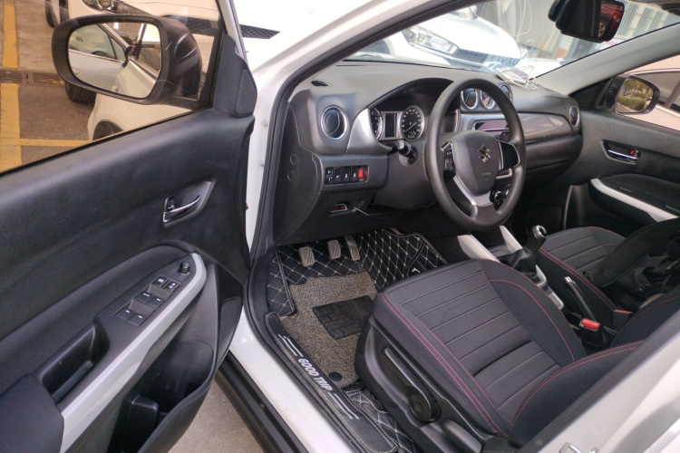 铃木 维特拉 2016款 1.6L 手动两驱进取型中控内饰7003