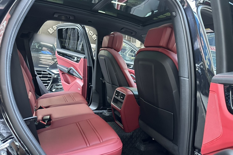 保时捷 Cayenne新能源 2021款 Cayenne E-Hybrid 2.0T中控内饰7011