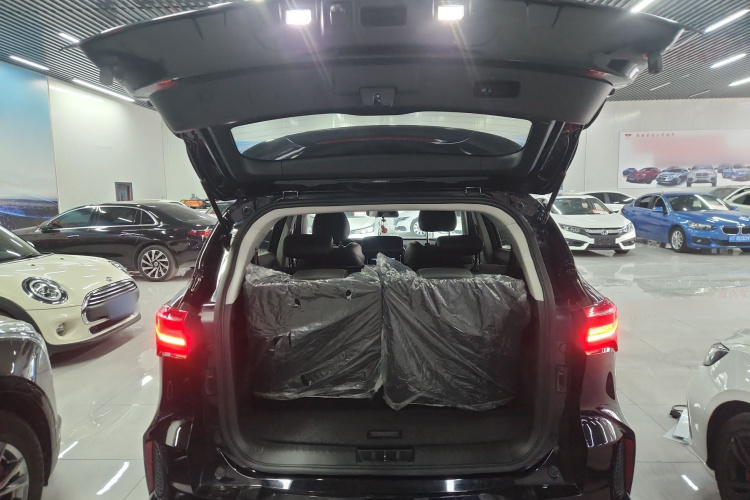 捷途X70 2020款 1.5T DCT悦行版 7座机舱底盘23