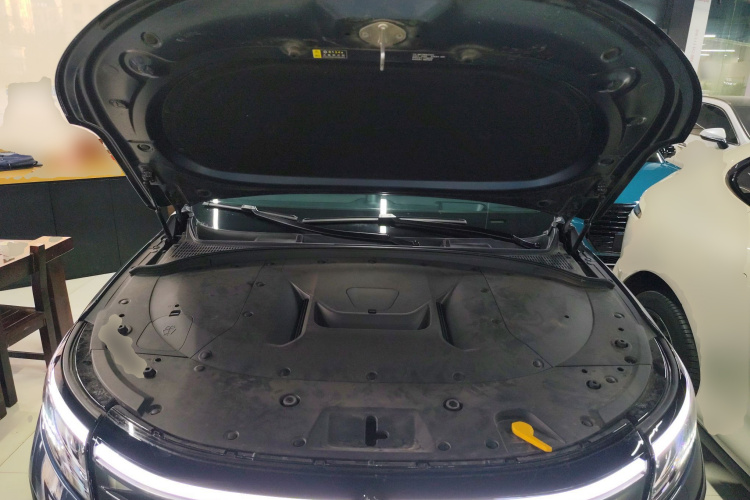 鸿蒙智行 问界M7 2024款 1.5T 智驾后驱Ultra版 5座机舱底盘24