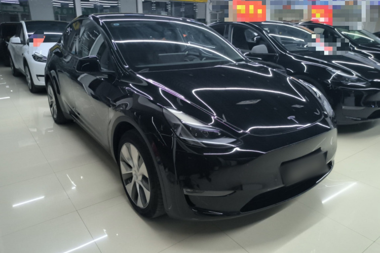 特斯拉 Model Y 2022款 改款 长续航全轮驱动版车身外观3