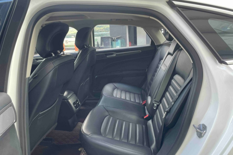 福特 蒙迪欧 2020款 EcoBoost 180 时尚型中控内饰7005