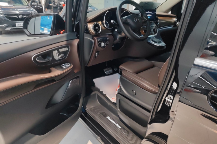 奔驰V级 2022款 V 260 尊贵版中控内饰7003