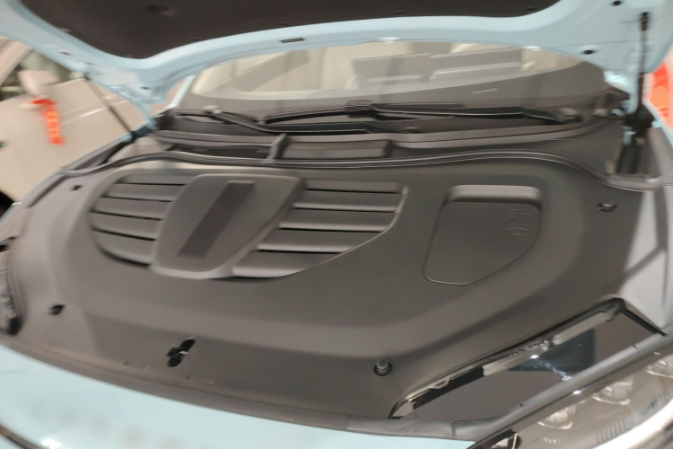 鸿蒙智行 智界R7 2025款 增程 251km Max机舱底盘24