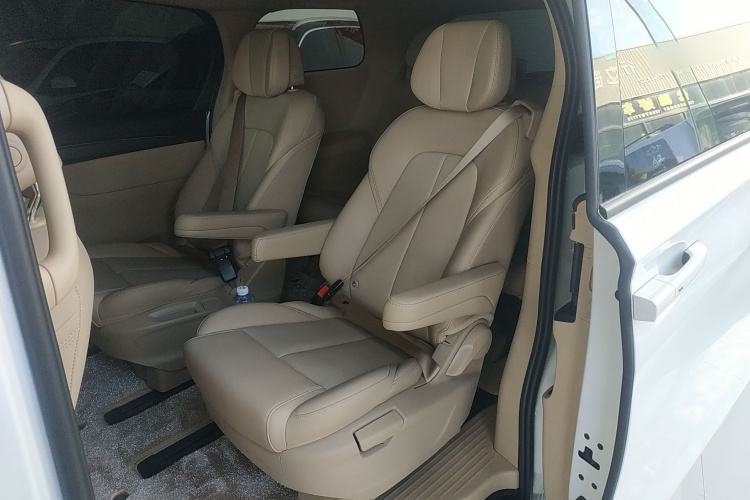 别克GL8 2025款 陆上公务舱 先享版中控内饰21