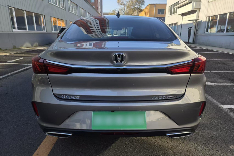 长安 逸动 2021款 PLUS 1.6L GDI 手动精英型车身外观6007