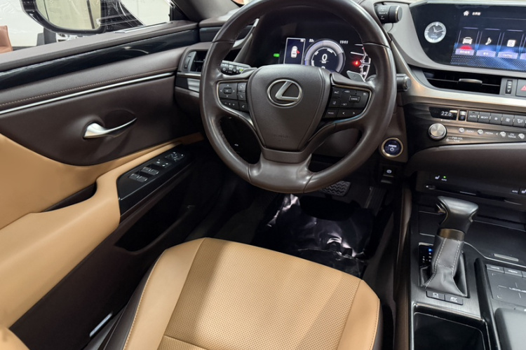 雷克萨斯ES 2020款 300h 卓越版中控内饰7004