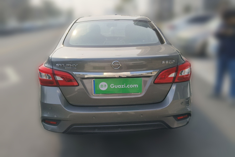 日产 轩逸 2019款 经典 1.6XE CVT舒适版车身外观6