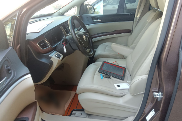 别克GL8 2018款 28T 豪华型 国VI中控内饰19