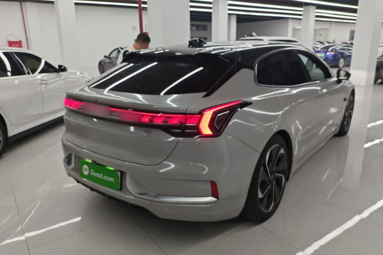 极氪001 2022款 超长续航双电机 YOU版车身外观6005