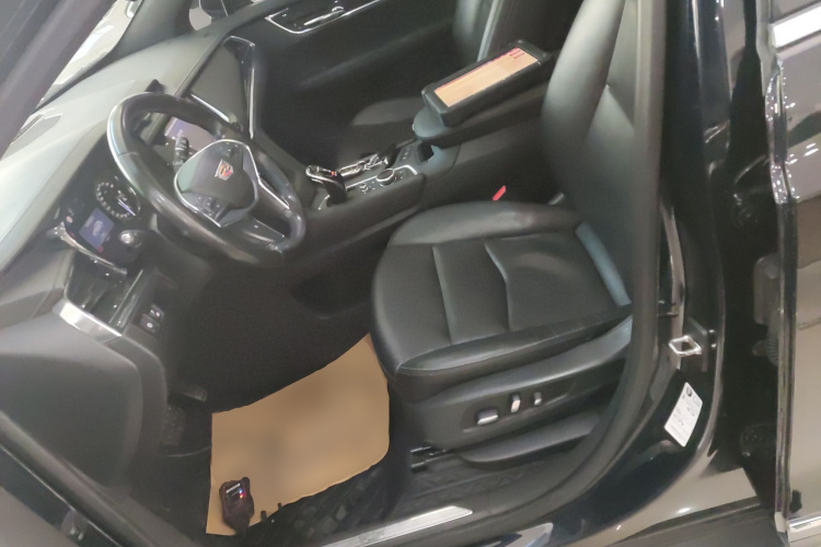 凯迪拉克XT5 2020款 28T 豪华型中控内饰19