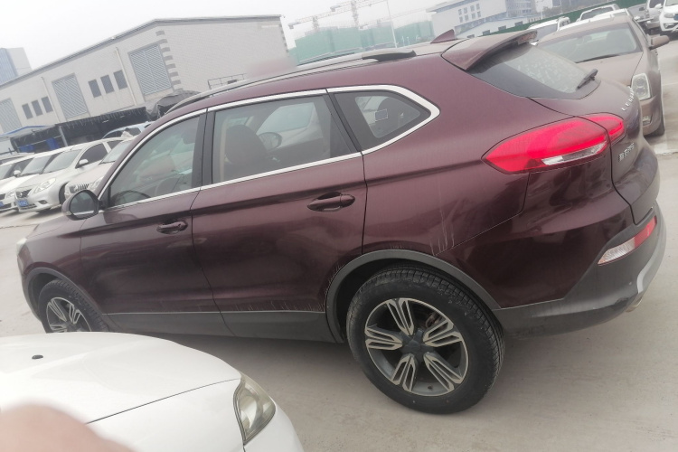 猎豹汽车 猎豹CS10 2017款 1.5T CVT尊贵型车身外观4