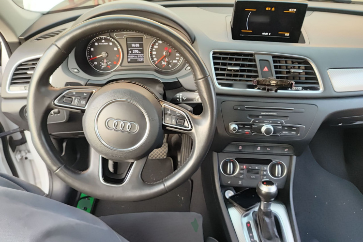 奥迪Q3 2018款 30周年年型 35 TFSI 运动型中控内饰7002