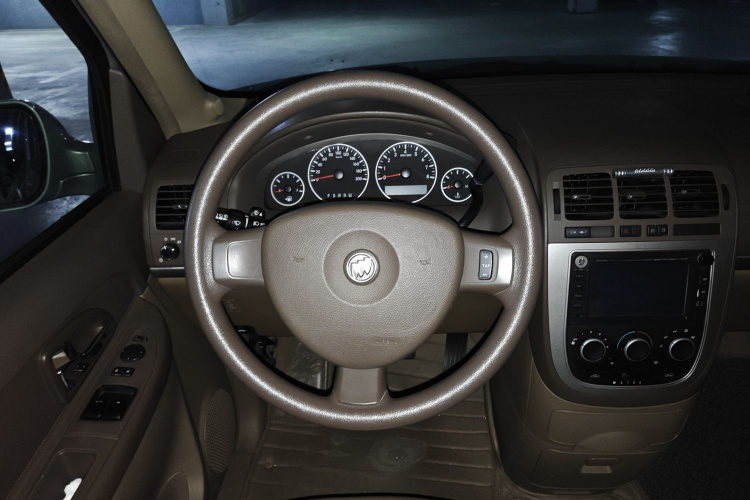 别克GL8 2014款 2.4L 经典版局部细节13