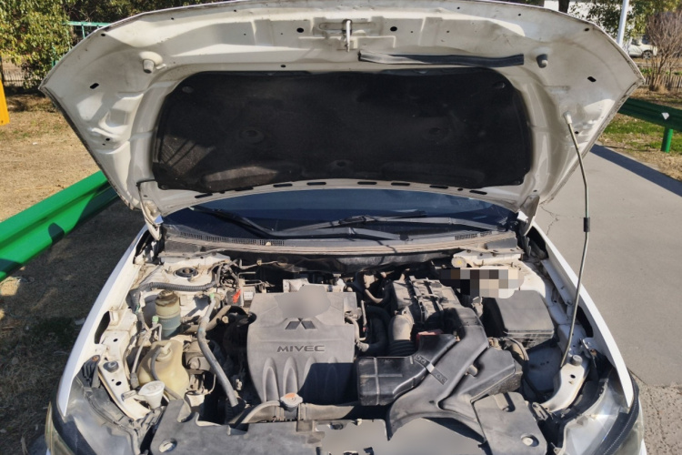 三菱 翼神 2015款 1.6L 手动时尚版局部细节24