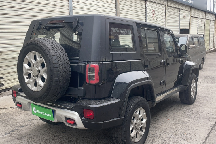 北京BJ40 2018款 2.0T 手动柴油四驱尊贵版车身外观6006