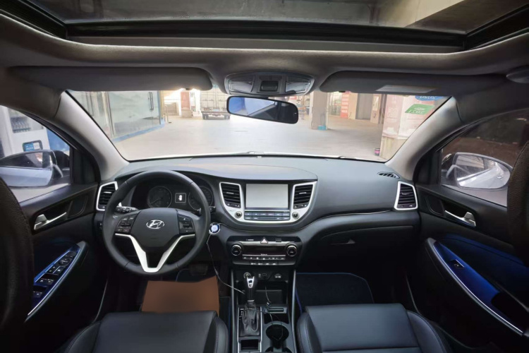 现代 途胜 2018款 1.6T 双离合两驱15周年特别版局部细节13