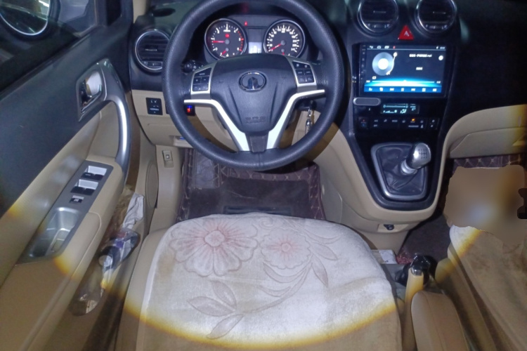 哈弗H6 2011款 绿静2.0T 手动两驱精英型中控内饰13