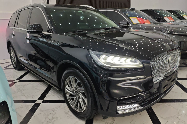 林肯 飞行家 2021款 3.0T V6 四驱尊享版车身外观3