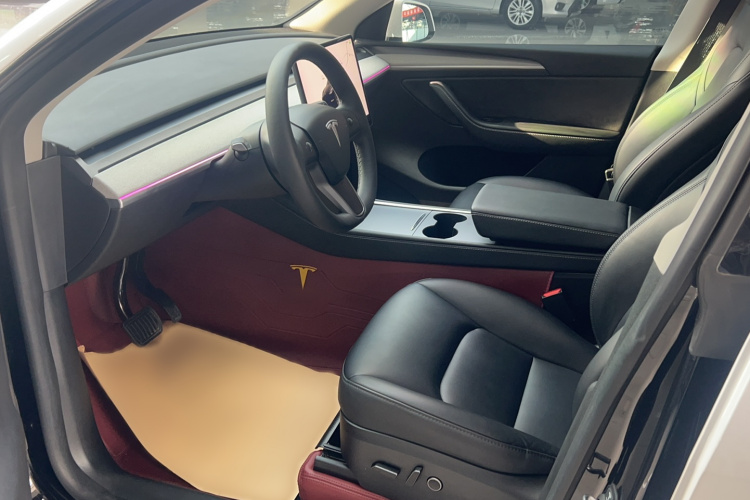 特斯拉 Model Y 2023款 后轮驱动版中控内饰7001
