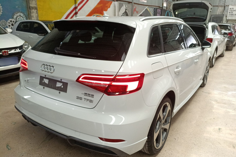 奥迪A3 2017款 Sportback 35 TFSI 运动型车身外观6005