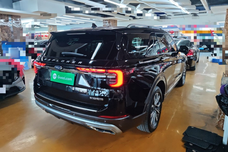 福特 探险者 2023款 EcoBoost 285 四驱钛金版 7座车身外观7