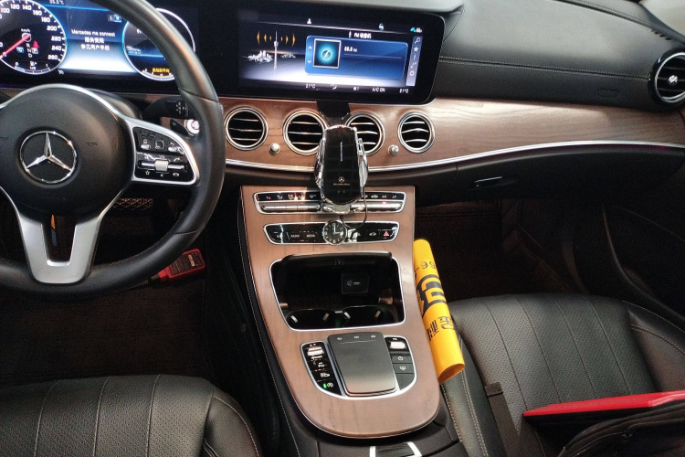 奔驰E级 2020款 E 300 L 豪华型局部细节18