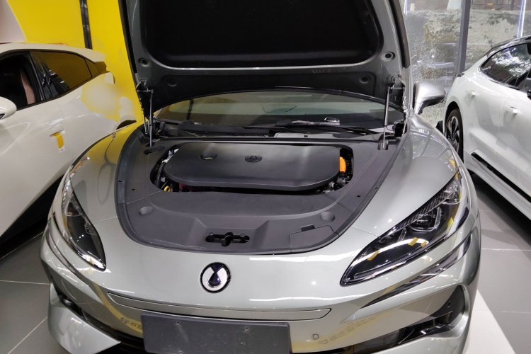 腾势Z9GT 2024款 1100四驱Pro版局部细节24