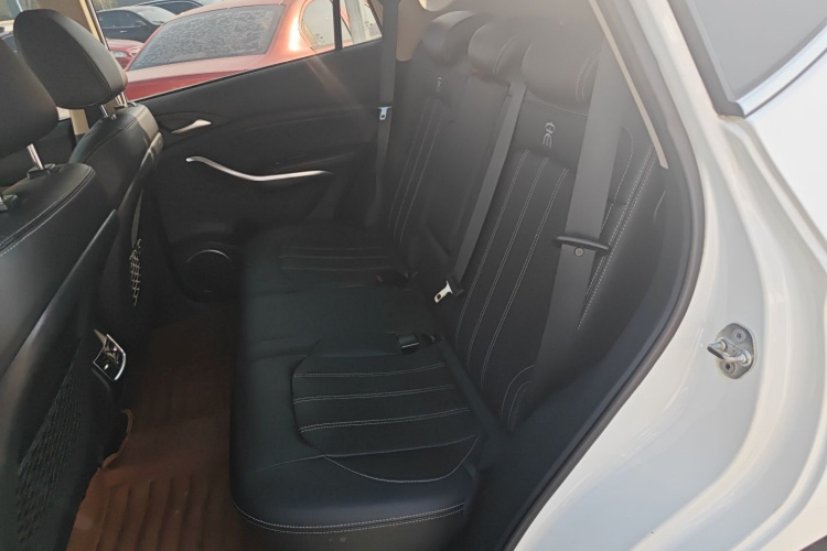 比亚迪 宋 2019款 1.5TI 自动智联越耀型中控内饰21