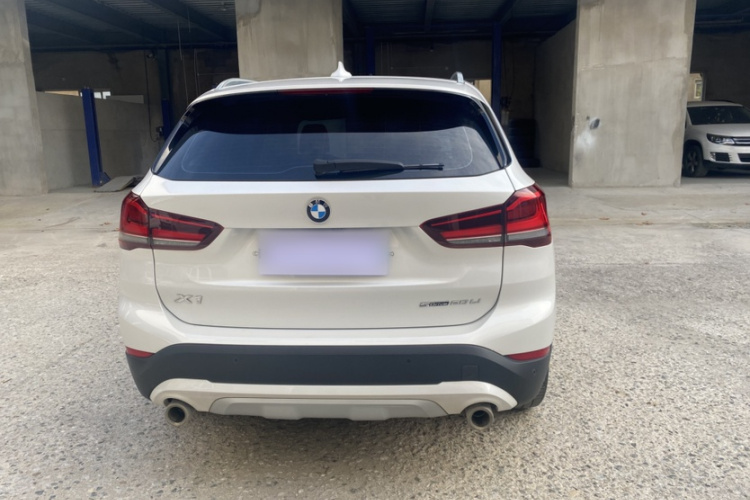 宝马X1 2020款 sDrive20Li 尊享型车身外观6005