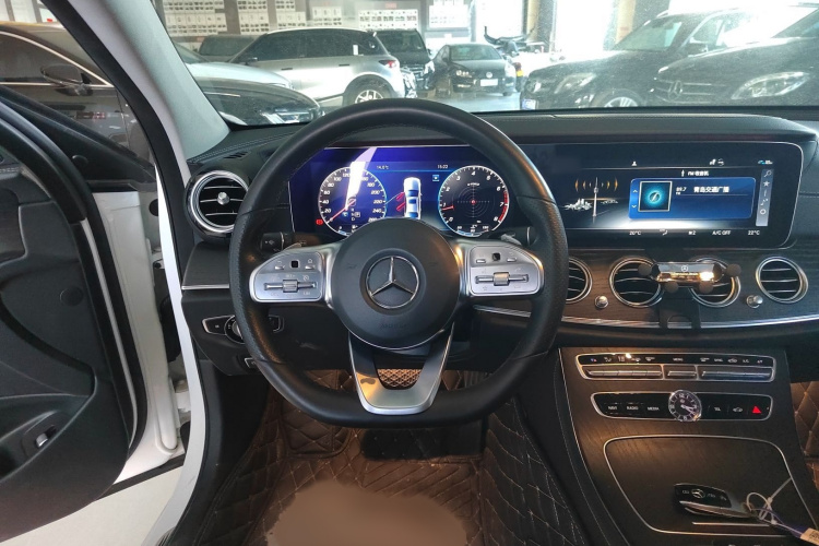 奔驰E级 2019款 改款 E 300 L 运动时尚型局部细节13