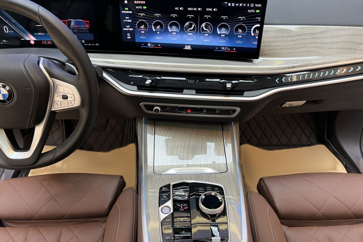 宝马X7 2023款 xDrive40i 领先型豪华套装中控内饰7004