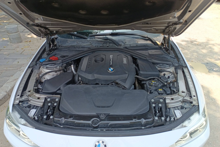 宝马3系 2018款 320Li 领先型豪华套装机舱底盘24