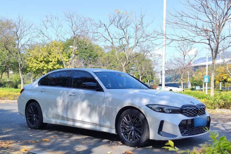 宝马3系 2023款 325Li M运动曜夜套装车身外观6002