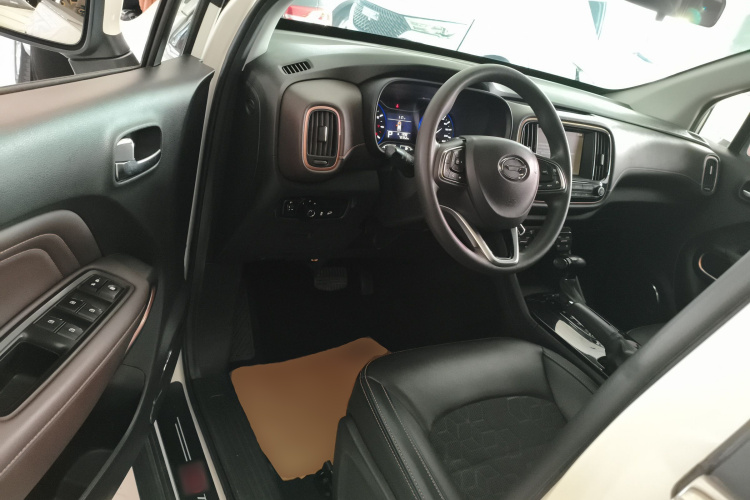 广汽传祺 传祺GS3 2017款 150N 自动精英版中控内饰20