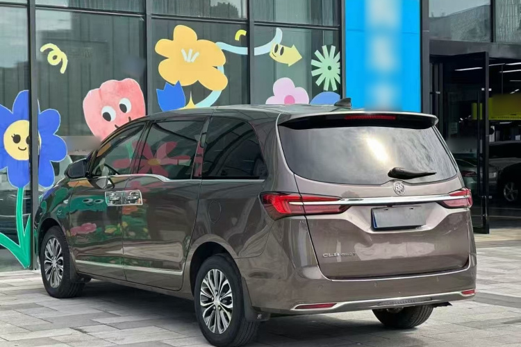 别克GL8 2022款 陆上公务舱 652T 豪华型车身外观4