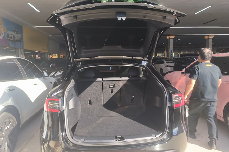 特斯拉 Model Y 2022款 后轮驱动版局部细节23