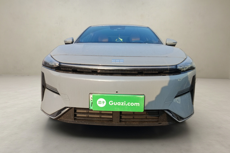 吉利银河 银河L6 2025款 EM-i 140km 探索+版车身外观2