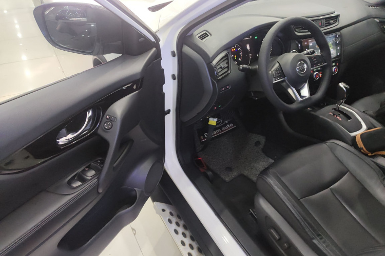 日产 奇骏 2019款 2.0L CVT智联舒适版 2WD中控内饰20